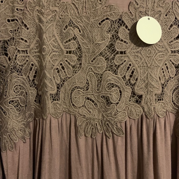 Lace dress with pockets BRAND NEW NEVER WORN - Picture 2 of 2